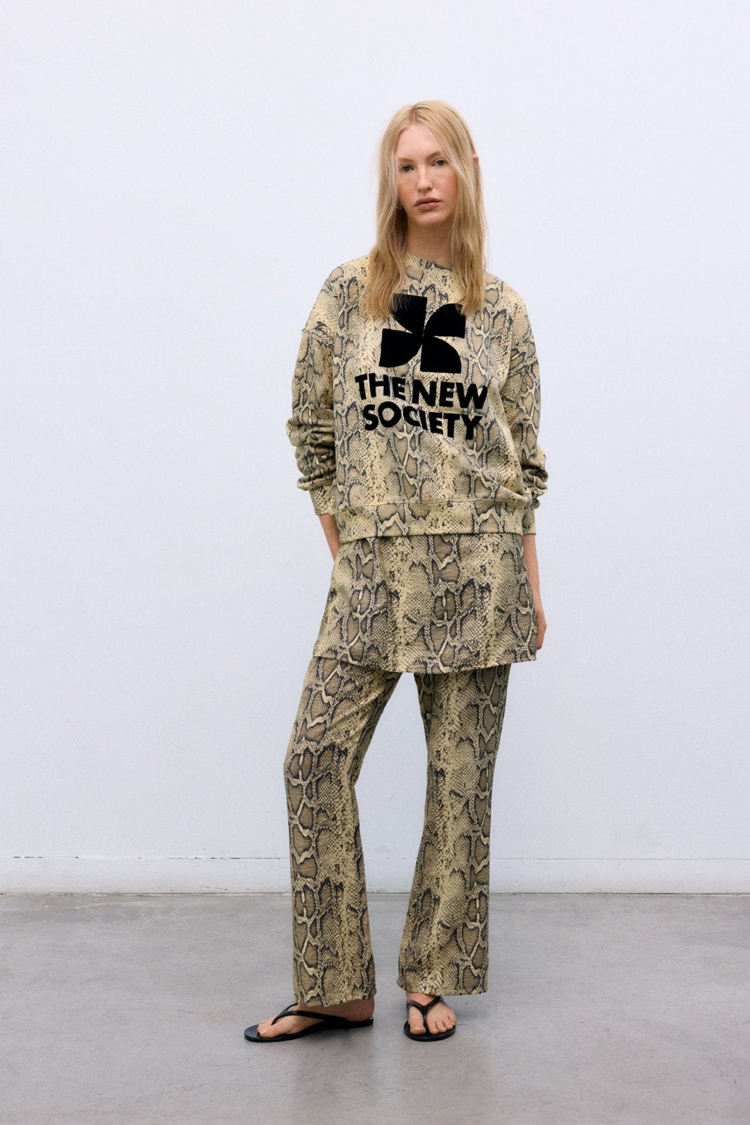 TNS Logo Woman Sweatshirt Group 2 Nettle Print